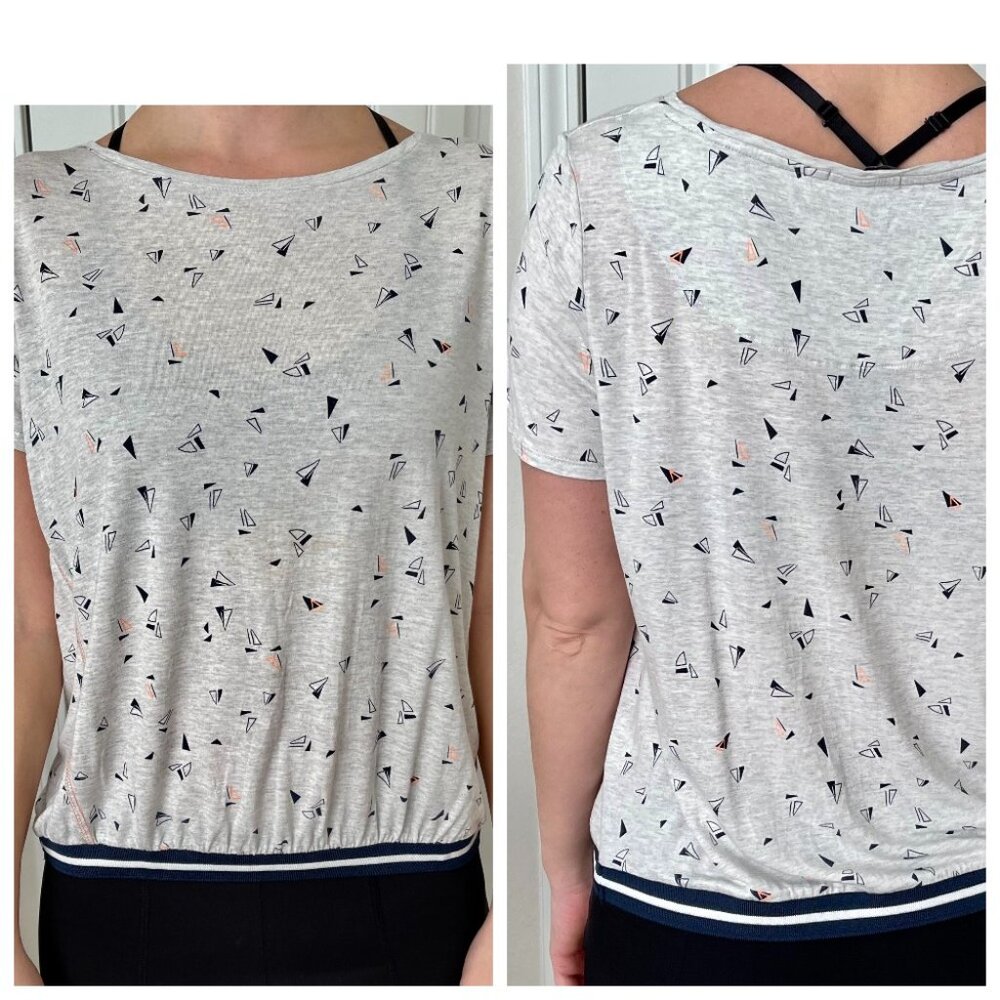 Very nice viscose top with a small pattern and elastic at the bottom